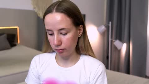 Cassie online show from 09/26/25, 09:08