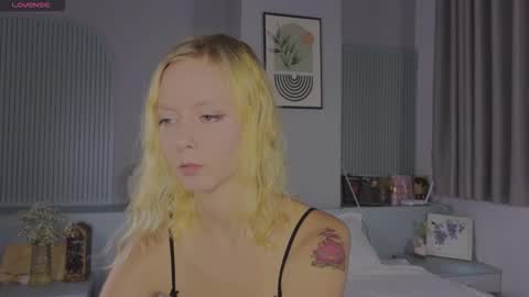 Snapshot of cassie_miu chatting on 11/16/25, 04:40 Cassie online show from 11/16/25, 04:40