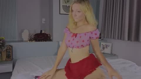 Snapshot of cassie_miu chatting on 11/20/25, 03:50 Cassie online show from 11/20/25, 03:50