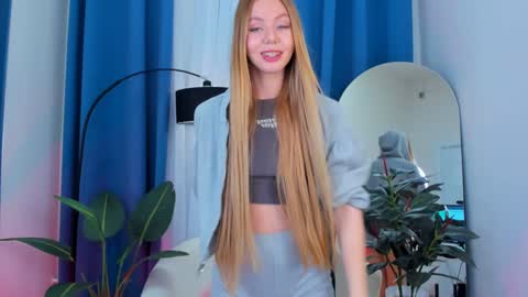 Hello my name is Cassie and my friend Nilo is also here online show from 12/28/24, 10:03