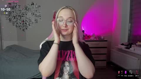 Cassie Rosss online show from 12/20/24, 01:25