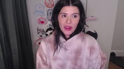 cassiealvarez online show from 10/13/25, 04:23