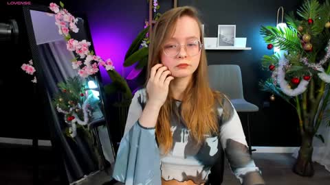 Snapshot of cassiecool chatting on 01/07/25, 08:42 assie online show from 01/07/25, 08:42