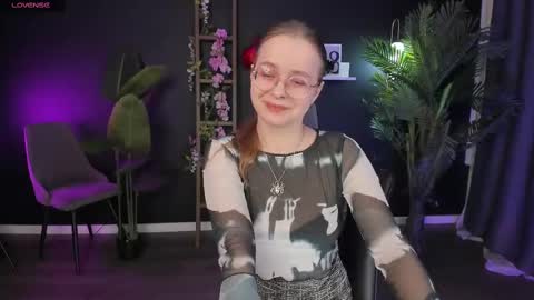 Snapshot of cassiecool chatting on 02/19/25, 09:14 assie online show from 02/19/25, 09:14