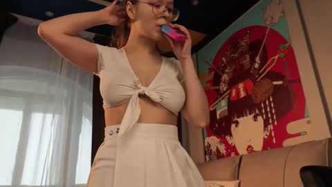 Snapshot of cassiecool chatting on 09/23/25, 05:54 assie online show from 09/23/25, 05:54