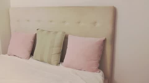 CassieHilton online show from 11/18/25, 08:35