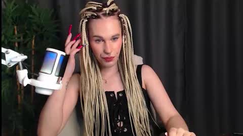 Cassie online show from 11/26/25, 06:53