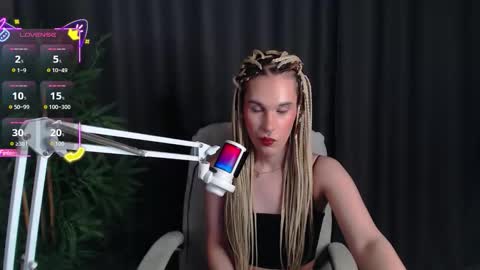 Cassie online show from 12/01/25, 09:09