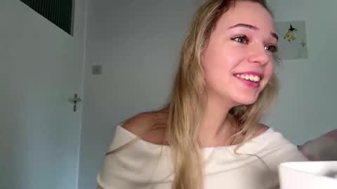 Snapshot of cassijent chatting on 02/23/26, 08:12 Olivia online show from 02/23/26, 08:12