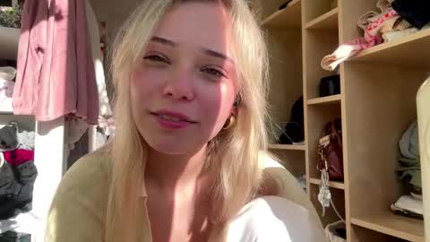 Snapshot of cassijent chatting on 02/25/26, 02:05 Olivia online show from 02/25/26, 02:05