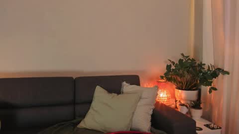  cassandra  online show from 09/15/25, 04:51