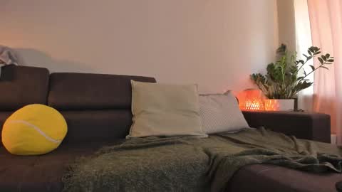  cassandra  online show from 09/30/25, 01:05