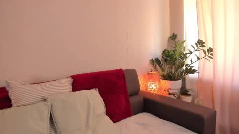  cassandra  online show from 10/22/25, 11:32