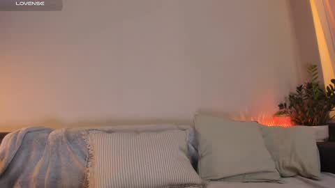  cassandra  online show from 12/02/25, 01:22