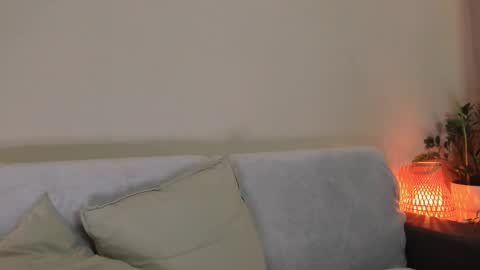  cassandra  online show from 12/21/25, 09:22