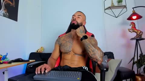 Snapshot of casticatheking chatting on 02/11/25, 07:05 Matheo Brown online show from 02/11/25, 07:05