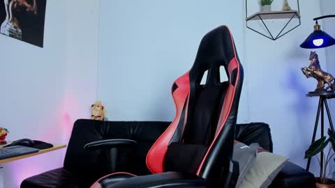 Snapshot of casticatheking chatting on 02/26/25, 02:57 Matheo Brown online show from 02/26/25, 02:57