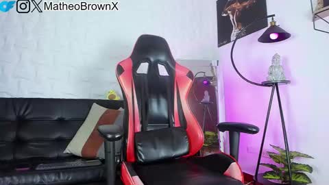 Snapshot of casticatheking chatting on 09/30/25, 04:06 Matheo Brown online show from 09/30/25, 04:06