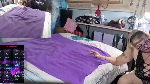 castrated julie online show from 11/29/25, 01:41