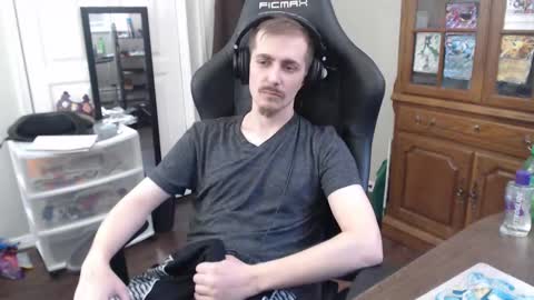 Snapshot of casuallycorrupt chatting on 10/20/25, 08:31 casuallycorrupt online show from 10/20/25, 08:31