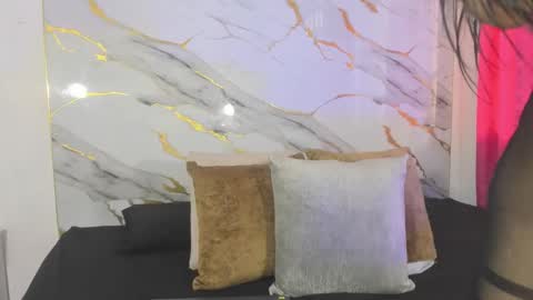 Snapshot of cata_gil1 chatting on 11/21/25, 07:01 cata_gil1 online show from 11/21/25, 07:01