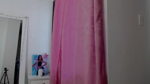 Snapshot of catalaia_stomm chatting on 01/18/25, 12:47 catalaia_stomm online show from 01/18/25, 12:47