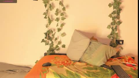 cataleya19__ online show from 09/22/25, 12:07