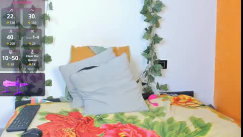 cataleya19__ online show from 10/08/25, 10:24