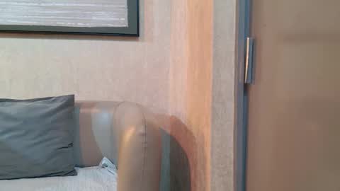 cataleya1_sm online show from 11/25/25, 11:32