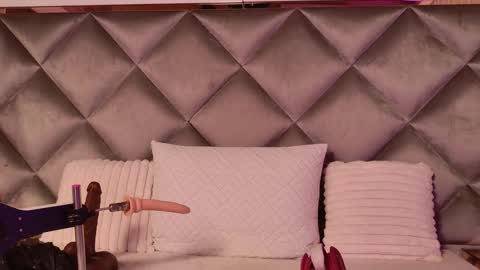 cataleya1_sm online show from 11/28/25, 04:26