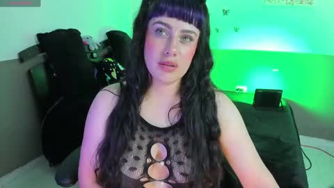 LUU online show from 05/03/26, 01:44