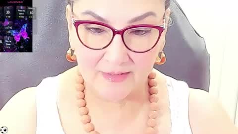 Snapshot of cataleya_mom_ chatting on 07/18/26, 02:05 cataleya online show from 07/18/26, 02:05