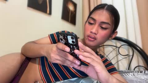 Snapshot of catalina2605 chatting on 10/10/25, 01:32 catalina2605 online show from 10/10/25, 01:32