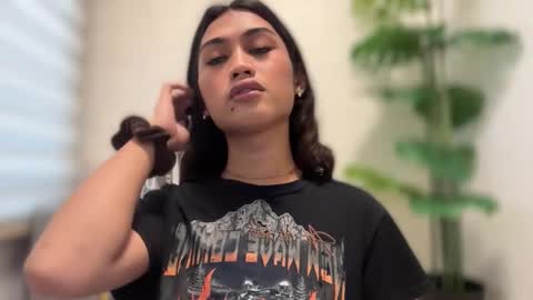 Snapshot of catalina2605 chatting on 11/25/25, 11:38 catalina2605 online show from 11/25/25, 11:38