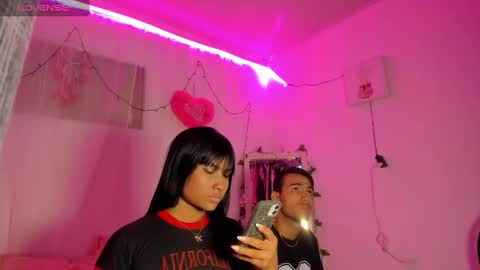 Snapshot of catalina_and_roger chatting on 02/16/25, 03:26 Cata y Roger online show from 02/16/25, 03:26