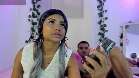 Snapshot of catalina_and_roger chatting on 10/10/25, 04:50 Cata y Roger online show from 10/10/25, 04:50