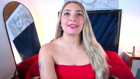 Snapshot of catalina_osorio chatting on 07/16/26, 11:38 catalina_osorio online show from 07/16/26, 11:38