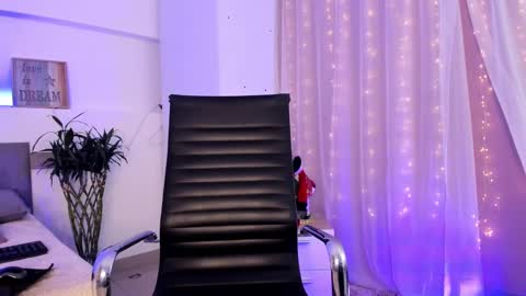 Catalina online show from 01/30/25, 02:04