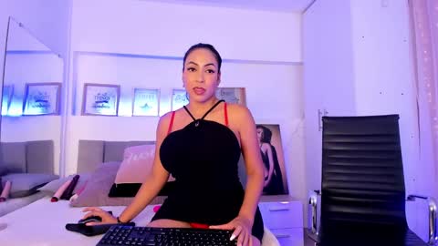 Catalina online show from 02/12/25, 05:58