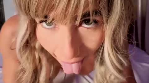 Snapshot of catalleya_hott chatting on 07/26/26, 01:40 Call me Cata online show from 07/26/26, 01:40