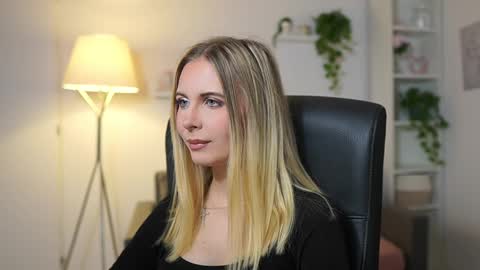 catecrago  online show from 12/17/25, 09:04