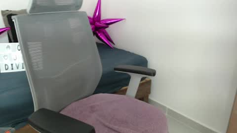 katerine online show from 04/01/26, 02:56