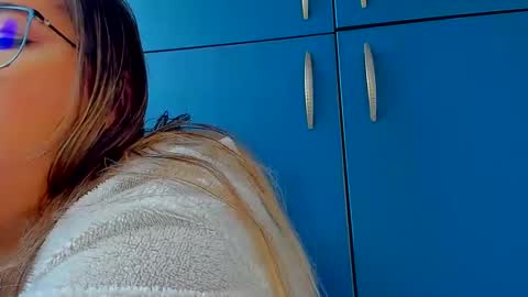 Kat online show from 01/09/25, 01:56