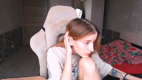 Snapshot of cath_dysphoria_ chatting on 12/06/24, 11:11 CATH online show from 12/06/24, 11:11