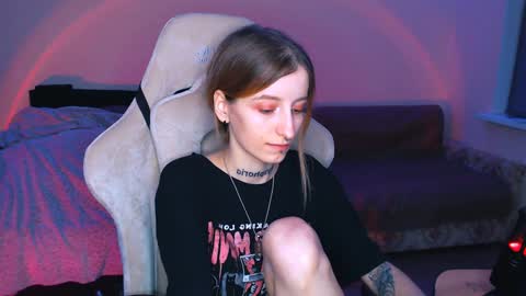 Snapshot of cath_dysphoria_ chatting on 01/20/25, 08:40 CATH online show from 01/20/25, 08:40