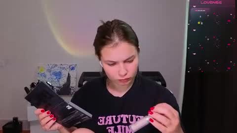 Snapshot of catherinekaris chatting on 07/14/26, 03:18 Catherine online show from 07/14/26, 03:18