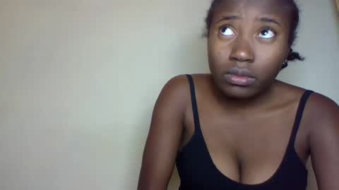 Snapshot of cathia_bella chatting on 07/06/26, 06:43 cathia_bella online show from 07/06/26, 06:43