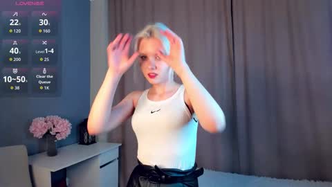 Mia online show from 03/19/26, 11:03