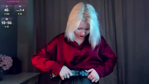 Mia online show from 03/25/26, 11:05