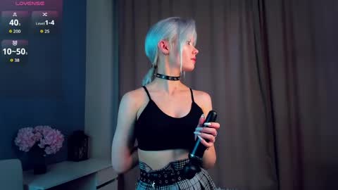 Mia online show from 04/02/26, 11:08